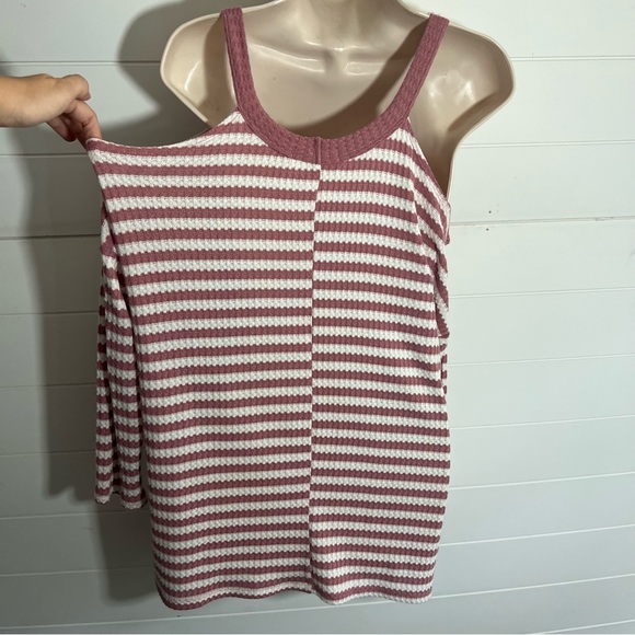 Liberty Love striped cold shoulder top - Picture 6 of 6